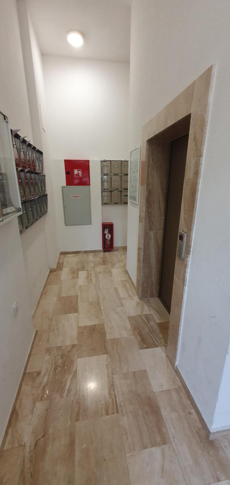 Odmor U Podgorici. Apartment พอดโกริกา ภายนอก รูปภาพ